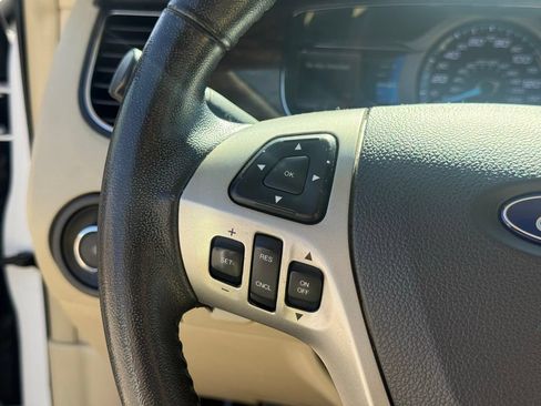 Used 2017 Ford Taurus Limited FWD image 15