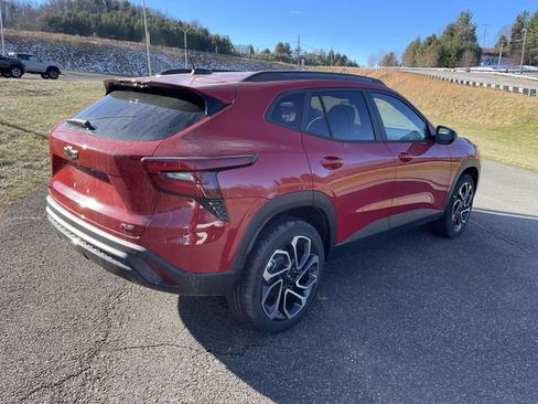 New 2026 Chevrolet Trax RS w/ Sunroof Package image 7