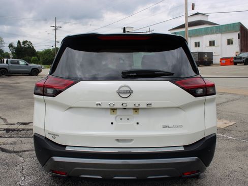 Certified 2023 Nissan Rogue SL w/ SL Premium Package AWD/4WD image 4