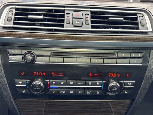 Used 2015 BMW 750Li xDrive image 24