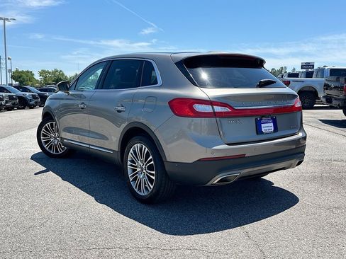 Used 2016 Lincoln MKX Reserve w/ Technology Package FWD image 6