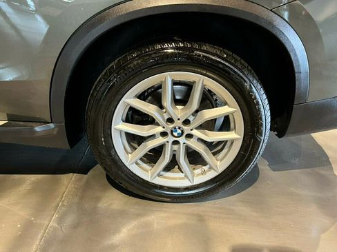 Used 2022 BMW X5 xDrive40i w/ Premium Package image 11