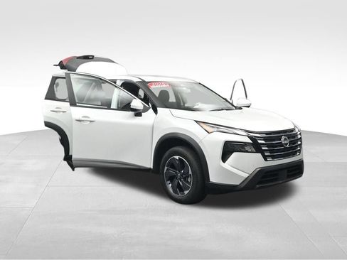 Used 2025 Nissan Rogue SV FWD image 43