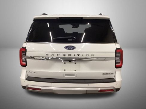 Used 2022 Ford Expedition Limited image 4