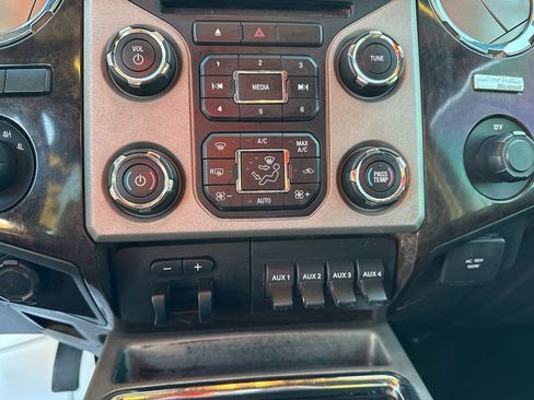 Used 2013 Ford F350 Platinum w/ FX4 Off Road Pkg image 33