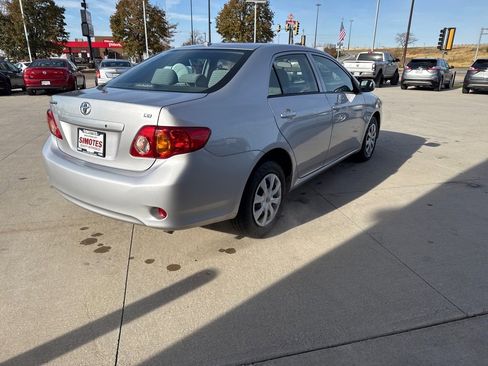 Used 2010 Toyota Corolla LE image 4