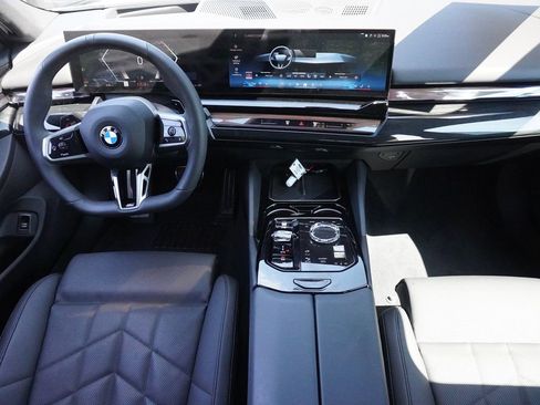 Used 2024 BMW 540i xDrive w/ Executive Package AWD/4WD image 31