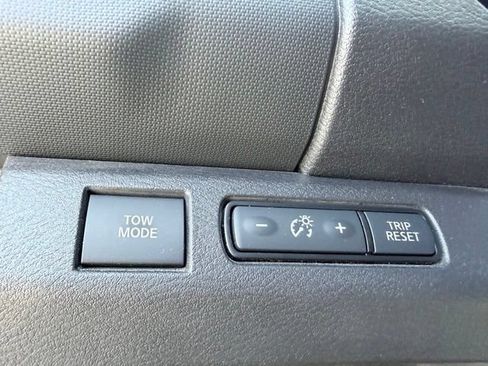 Certified 2024 Nissan Frontier SV w/ SV Convenience Package RWD image 21