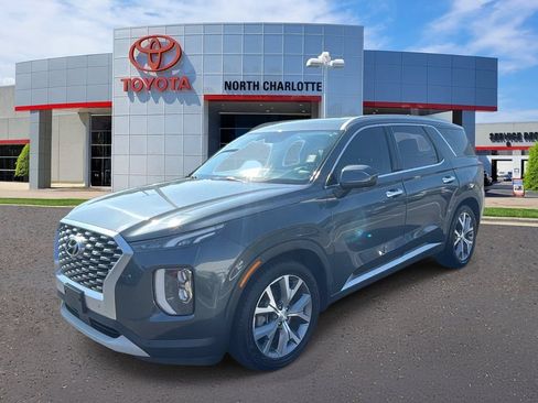 Used 2020 Hyundai Palisade SEL w/ Premium Package AWD/4WD image 3