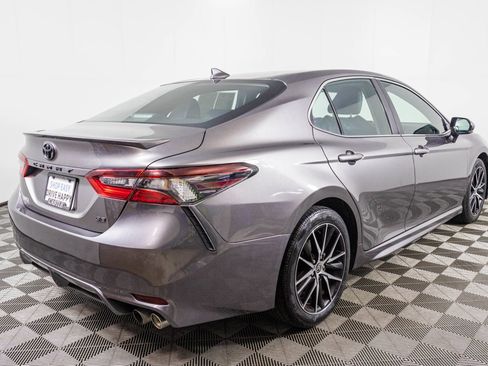 Used 2022 Toyota Camry SE w/ Cold Weather Package FWD image 14