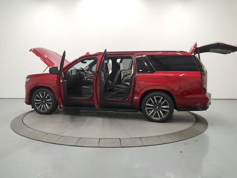 Used 2021 Cadillac Escalade ESV Sport Platinum AWD/4WD image 13