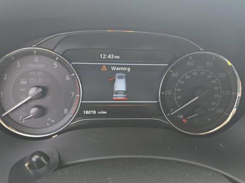 Used 2024 INFINITI QX80 Luxe w/ Cargo Package image 11