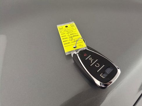 Used 2023 Chevrolet Equinox LT image 30