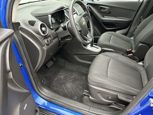 Used 2015 Chevrolet Trax LT w/ LT Sun and Sound Package image 12
