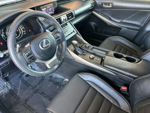 Used 2019 Lexus IS 300 F Sport w/ F Sport Package RWD image 11