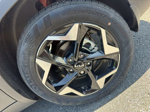 Used 2025 Kia Seltos S FWD image 21