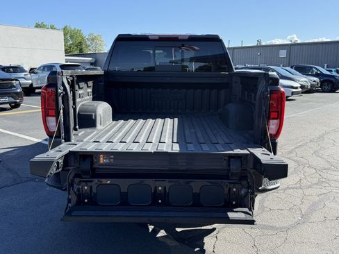 Used 2022 GMC Sierra 1500 Elevation w/ Elevation Premium Package AWD/4WD image 10