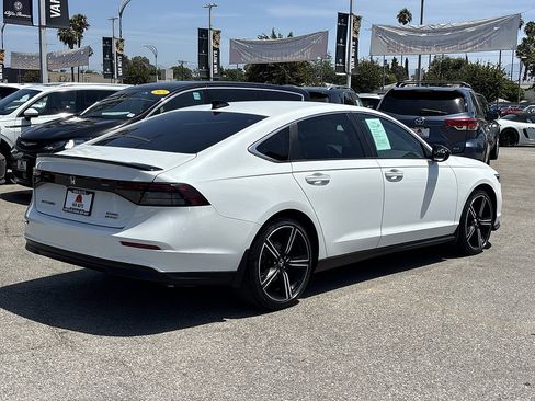 Used 2023 Honda Accord Sport image 3