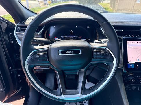 Used 2024 Jeep Grand Cherokee L Limited w/ Luxury Tech Group II AWD/4WD image 15