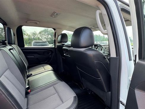 Used 2017 Nissan Titan S AWD/4WD image 36