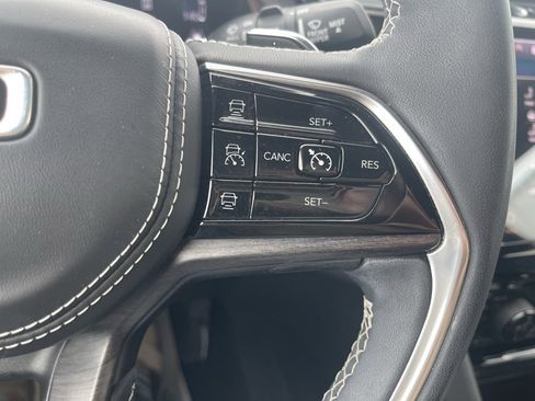 Used 2023 Jeep Grand Cherokee L Overland w/ Rear Seat Video Group I image 31