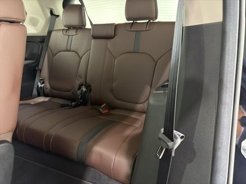 Used 2025 Honda Pilot Elite image 19