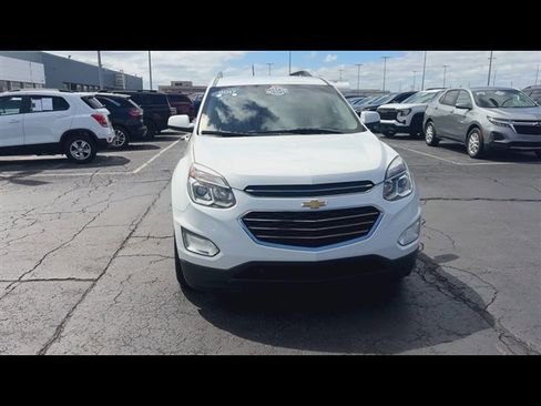 Used 2017 Chevrolet Equinox LT w/ Convenience Package FWD image 3