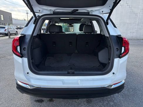Used 2023 GMC Terrain SLT AWD/4WD image 12