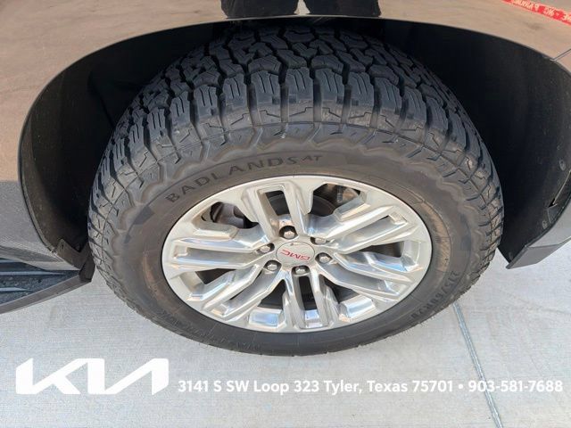 Used 2023 GMC Yukon XL SLT w/ SLT Luxury Package AWD/4WD image 14
