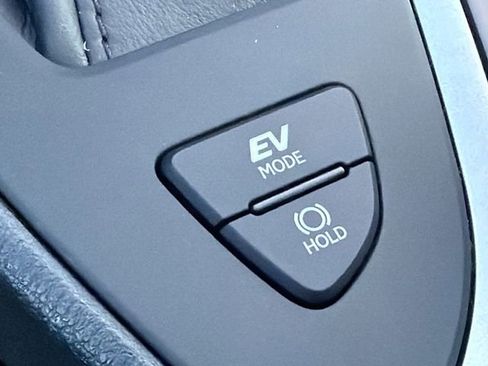 Used 2023 Lexus UX 250h FWD w/ Accessory Package (Z1) image 29