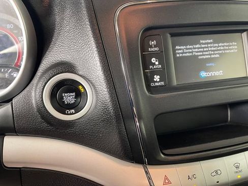 Used 2018 Dodge Journey SE w/ Connectivity Group FWD image 8