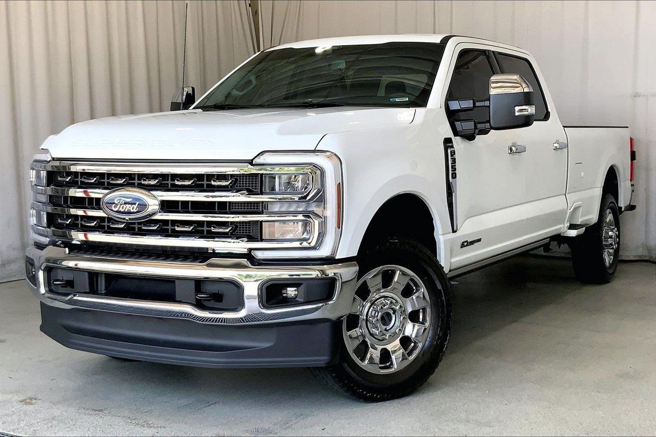 Used 2026 Ford F350 Lariat AWD/4WD image 11