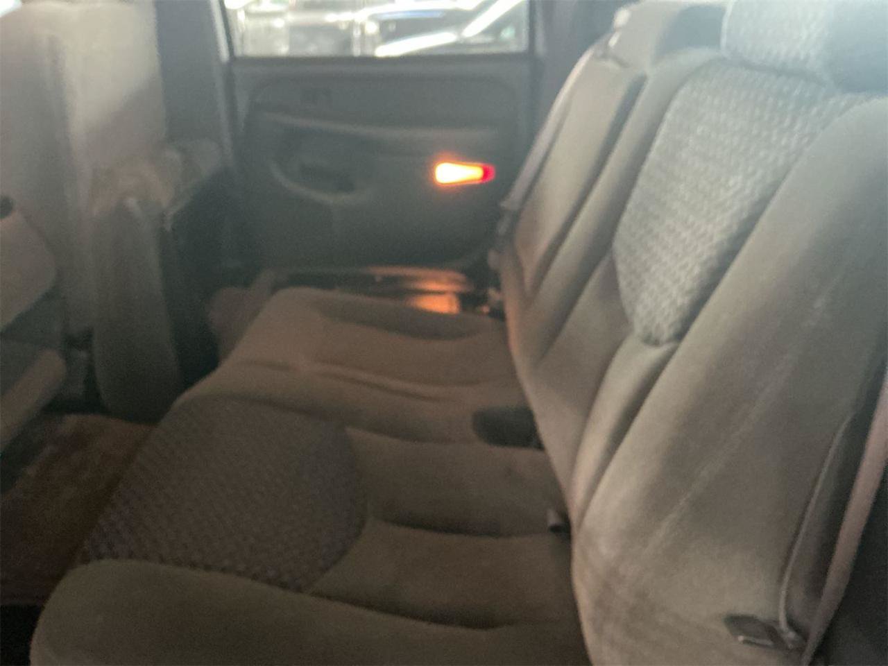 Used 2003 Chevrolet Avalanche 4x4 image 12