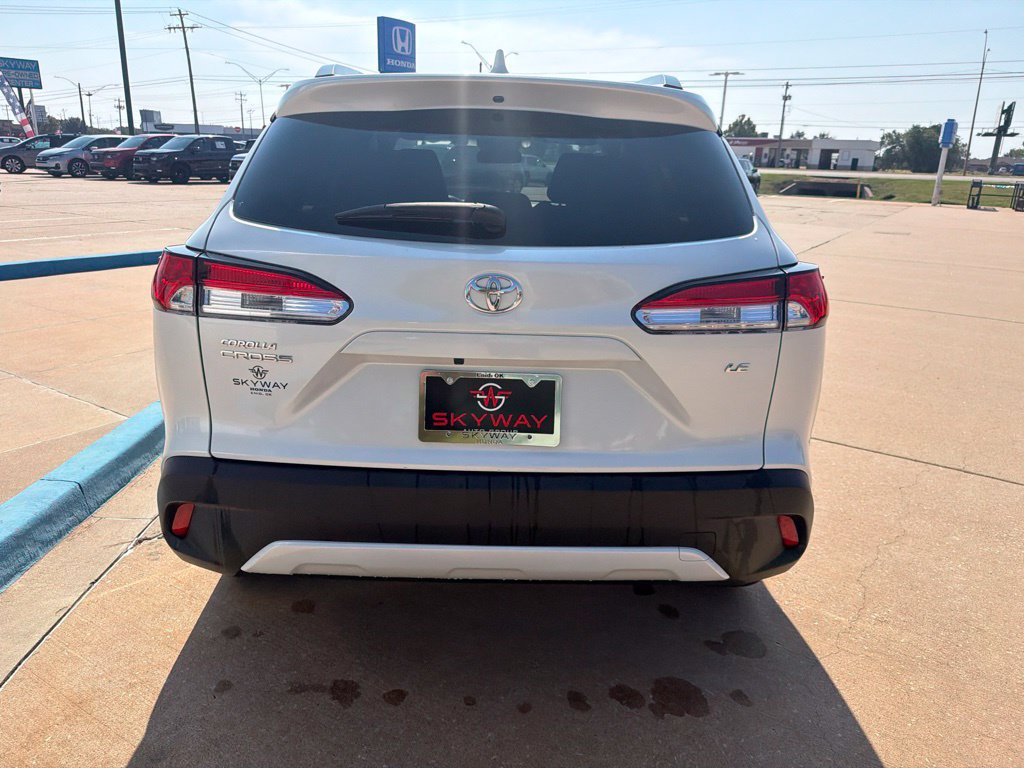 Used 2023 Toyota Corolla Cross LE FWD image 4