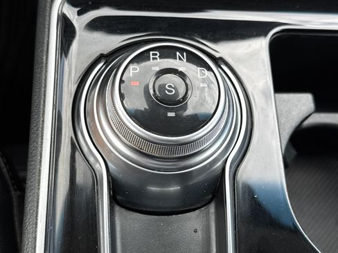 Used 2020 Ford Edge SEL FWD image 23