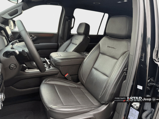 Used 2025 GMC Yukon XL Denali AWD/4WD image 10