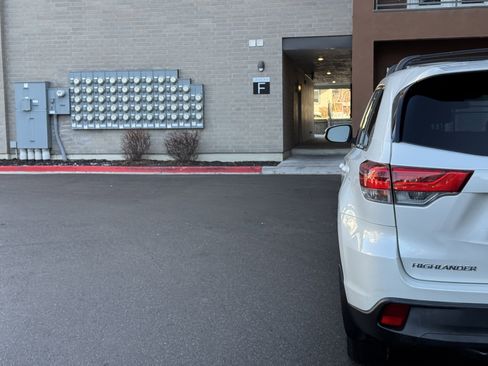 Used 2019 Toyota Highlander Plus image 3