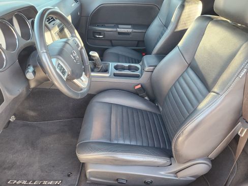 Used 2011 Dodge Challenger R/T image 16