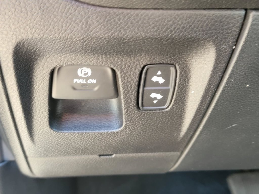 Used 2023 RAM 1500 Laramie AWD/4WD image 34