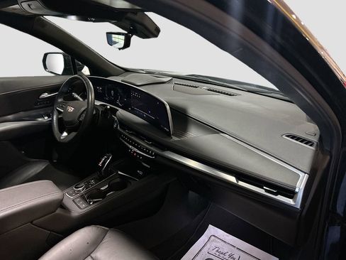 Used 2024 Cadillac XT4 Premium Luxury w/ Technology Package AWD/4WD image 31