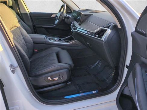Certified 2026 BMW X7 xDrive40i AWD/4WD image 24