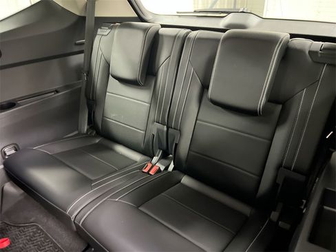 Used 2023 Volkswagen Atlas SE image 28