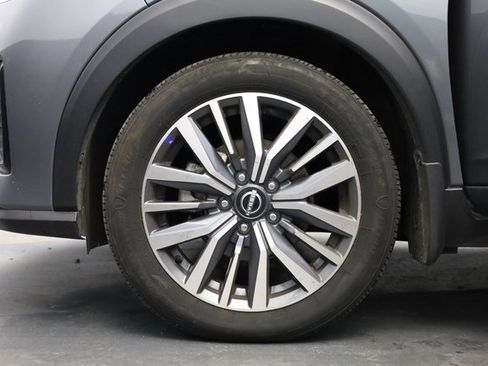 Certified 2024 Nissan Kicks SV image 8