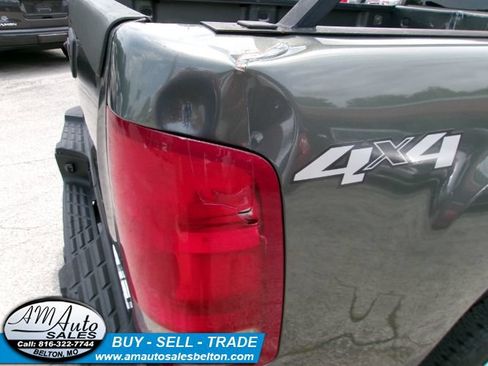 Used 2011 GMC Sierra 2500 SLE w/ SLE Preferred Package AWD/4WD image 26