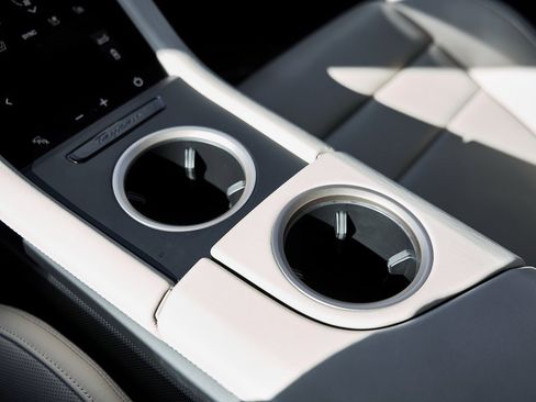 Used 2020 Porsche Taycan Turbo S image 66