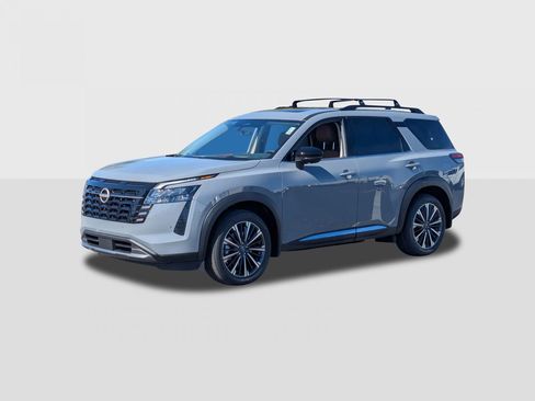 New 2026 Nissan Pathfinder Platinum FWD image 1