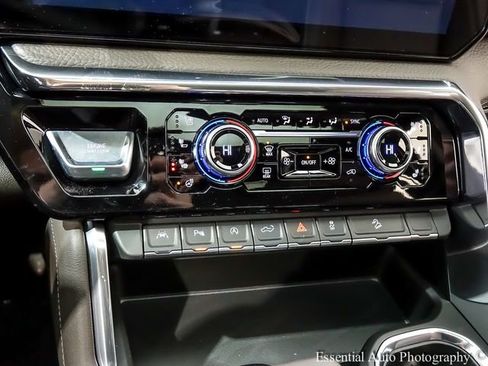 New 2026 GMC Sierra 1500 Denali w/ Technology Package AWD/4WD image 18
