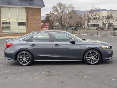 Used 2023 Honda Civic Touring image 2