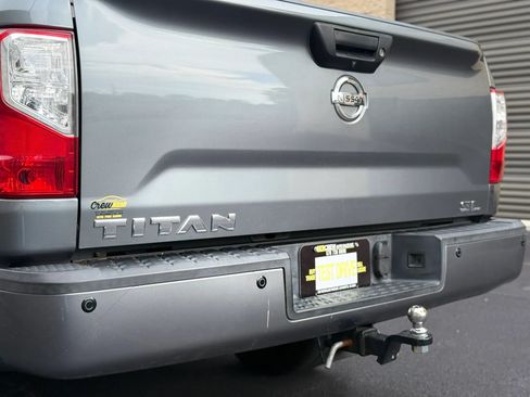 Used 2017 Nissan Titan SL RWD image 29