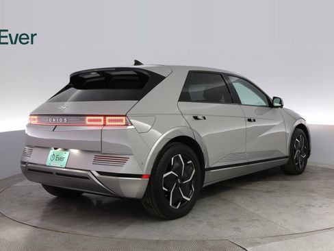 Used 2024 Hyundai Ioniq 5 Limited image 12